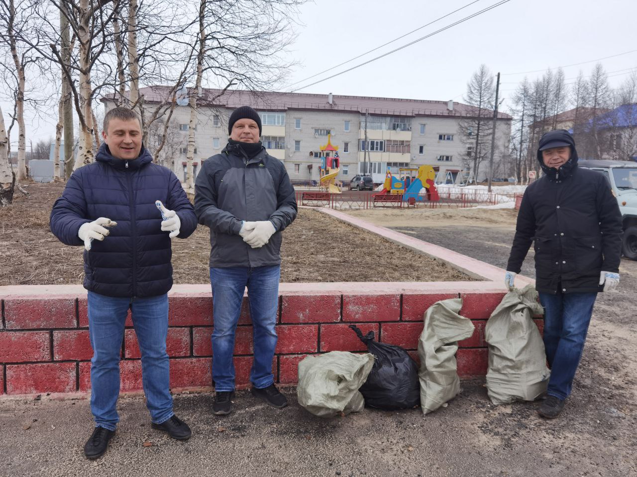 Сезон субботников открыт.